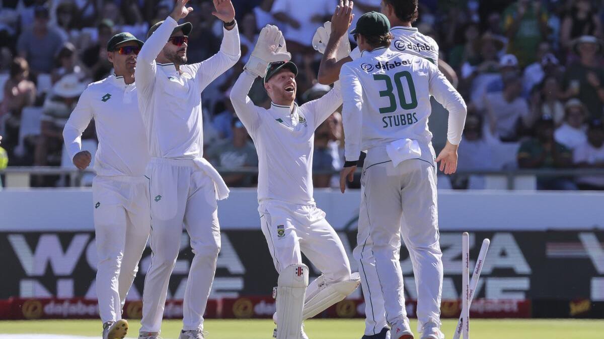 SA vs PAK Live Score, 2nd Test Day 3: Babar falls after scoring fifty; Pakistan six down